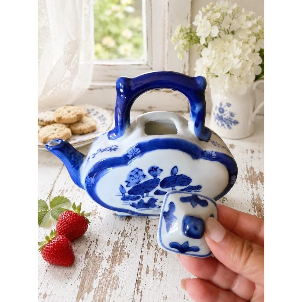 Unbranded charming vintage